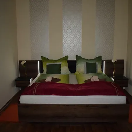 Orient Deluxe